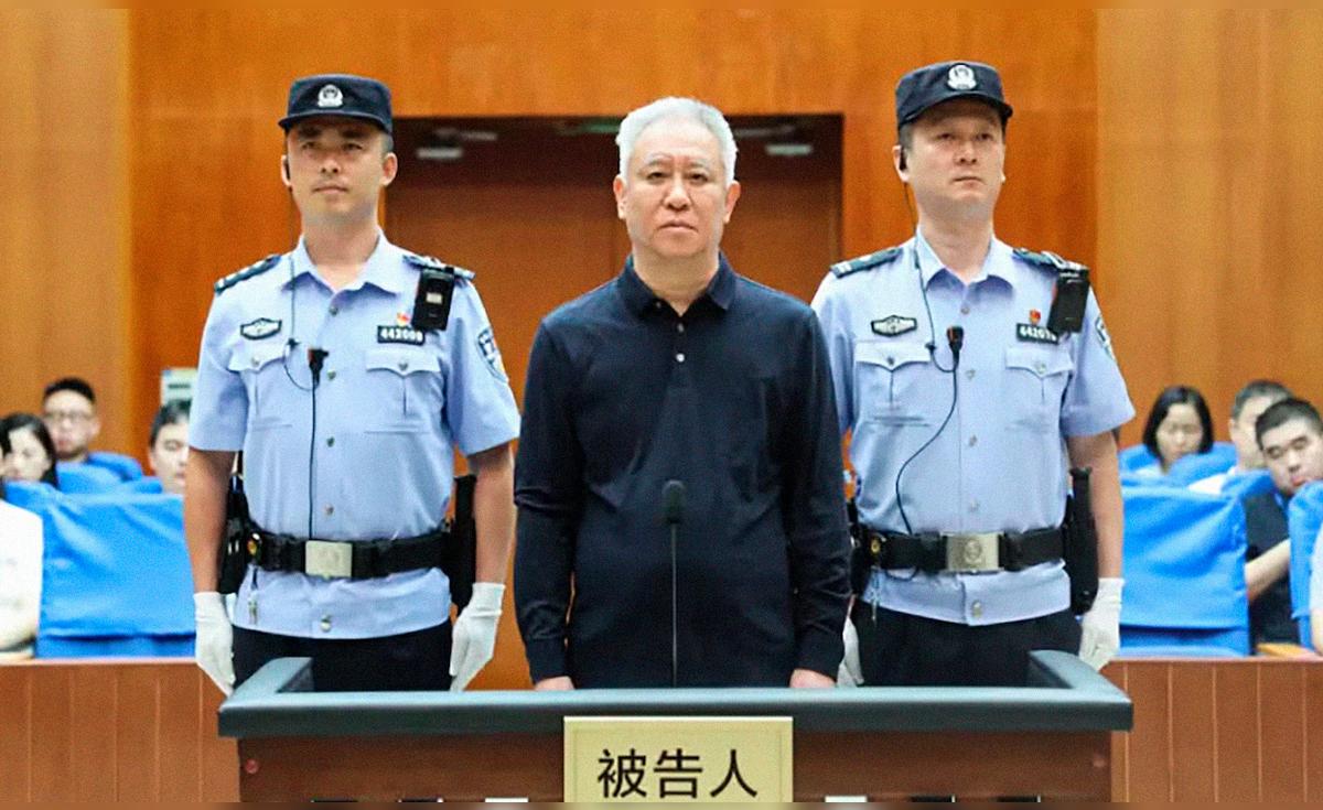 El multimillonario Hui Ka Yan, fundador del gigante inmobiliario Evergrande, es condenado a cadena perpetua en China