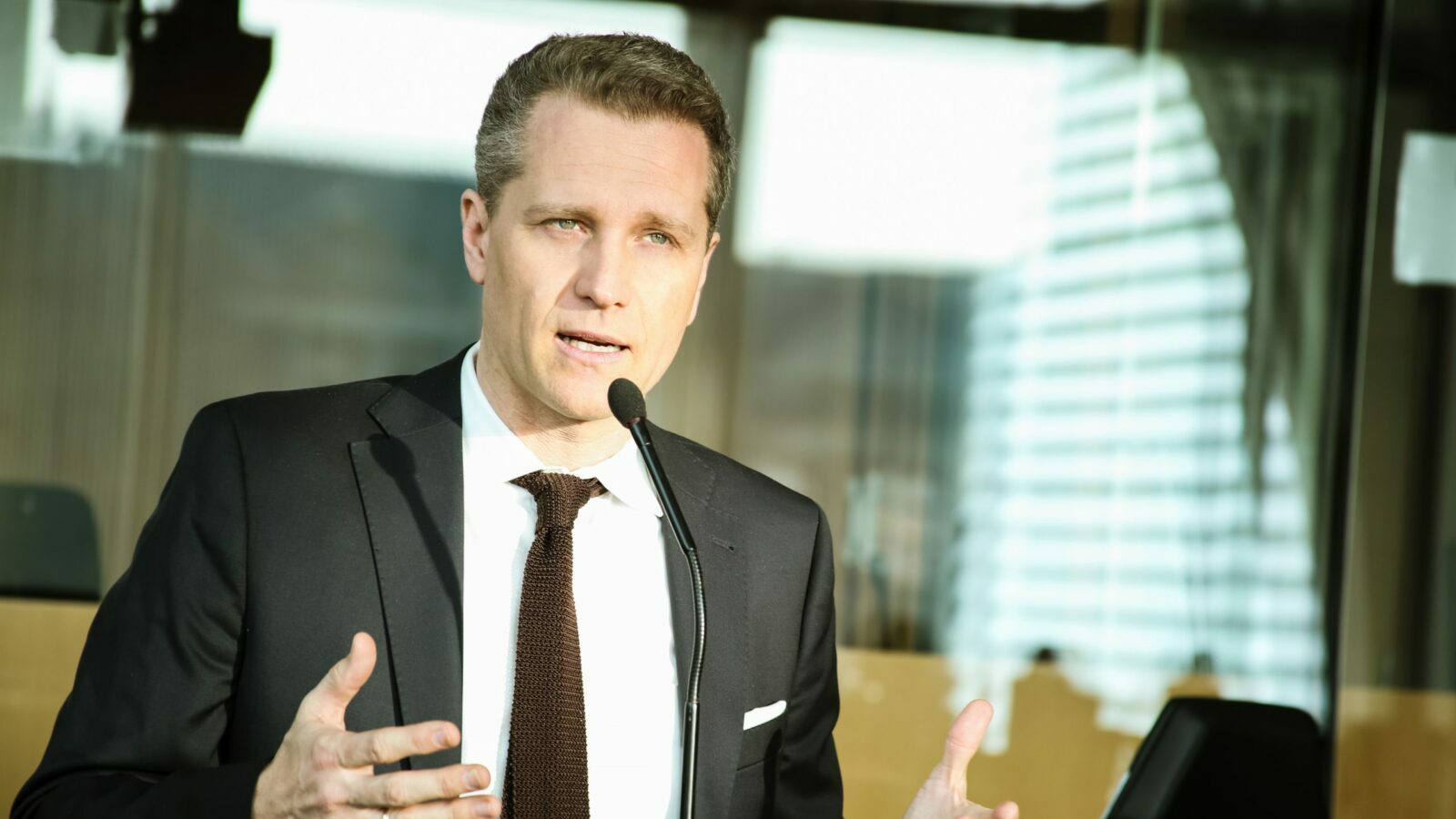 AfD-Bundesvorstand stellt sich hinter Petr Bystron: „Keine Fragen unbeantwortet“