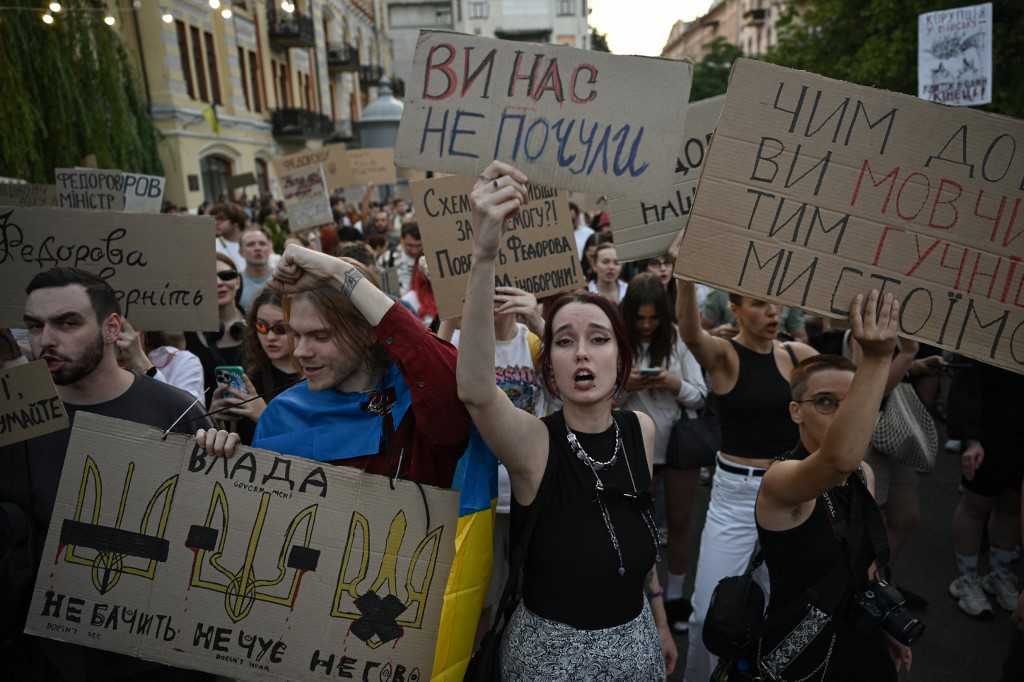 At 35 , Ukraine Has No More Time to Fail