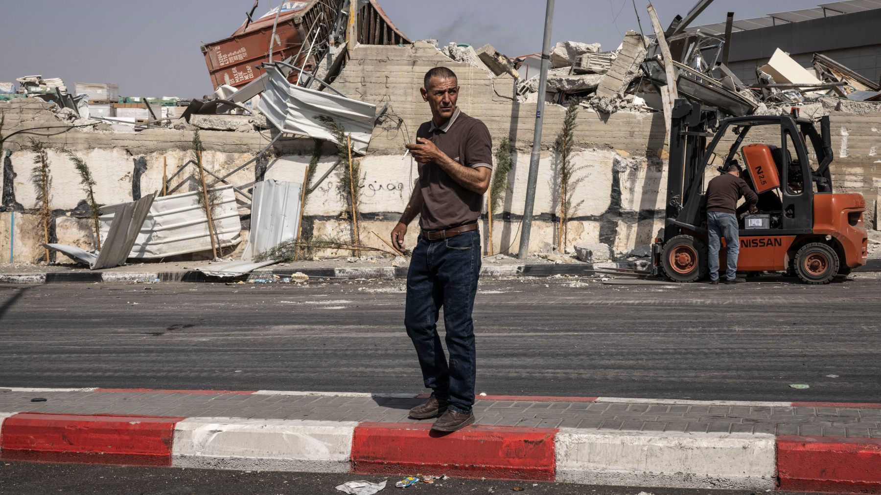 Israeli press review: Israel to lockdown West Bank as Netanyahu orders Hebron siege